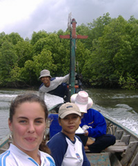 Traditional long-tail boat ride to Tung Nang Dam