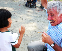 Leo volunteers witb Burmese youth