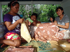 Southern Thailand Handicrafts - Hand-carved boats