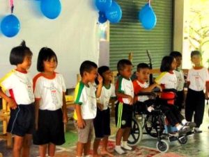 Thailand volunteer kids performance